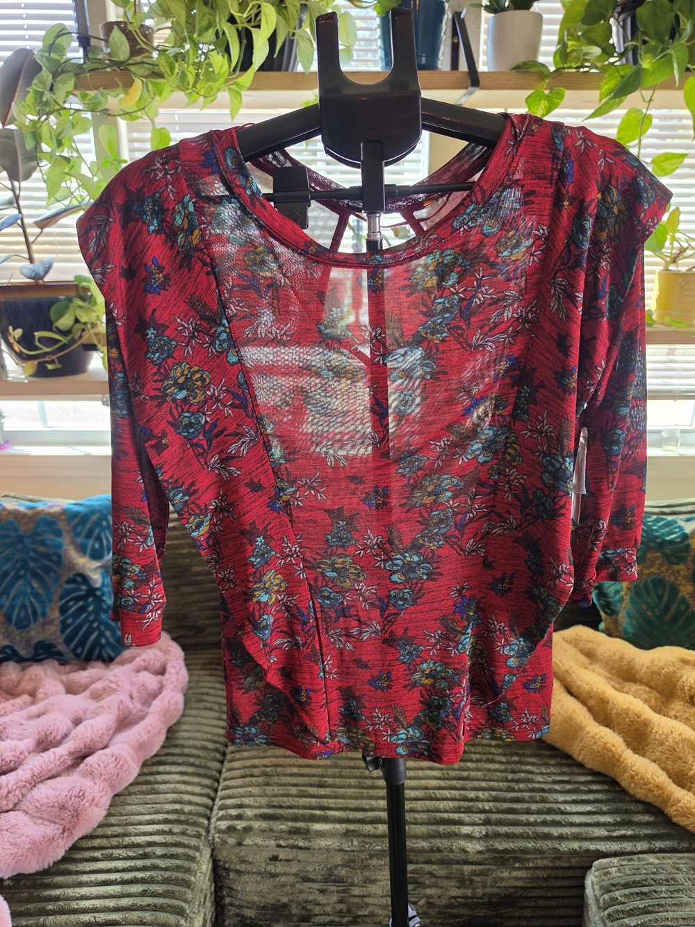 🌹 FREE PEOPLE RED FLORAL OPEN-BACK TOP • SIZE SMALL • NWT